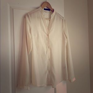 Ivory blouse w/ lace detail